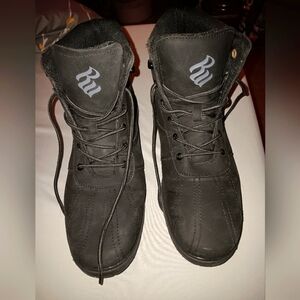 Men's size 10, Rocawear black leather boots